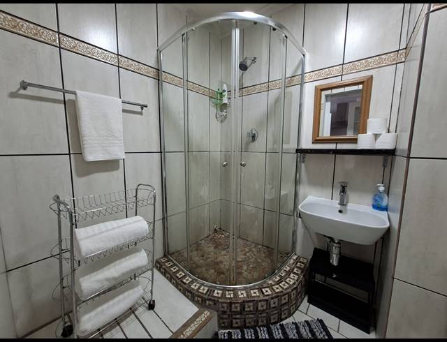 BEDROOM APARTMENT TO LET IN VAN RYNEVELD